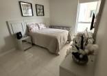 APARTAMENTO MOBILIADO 4 SUTES NA MEIA PRAIA