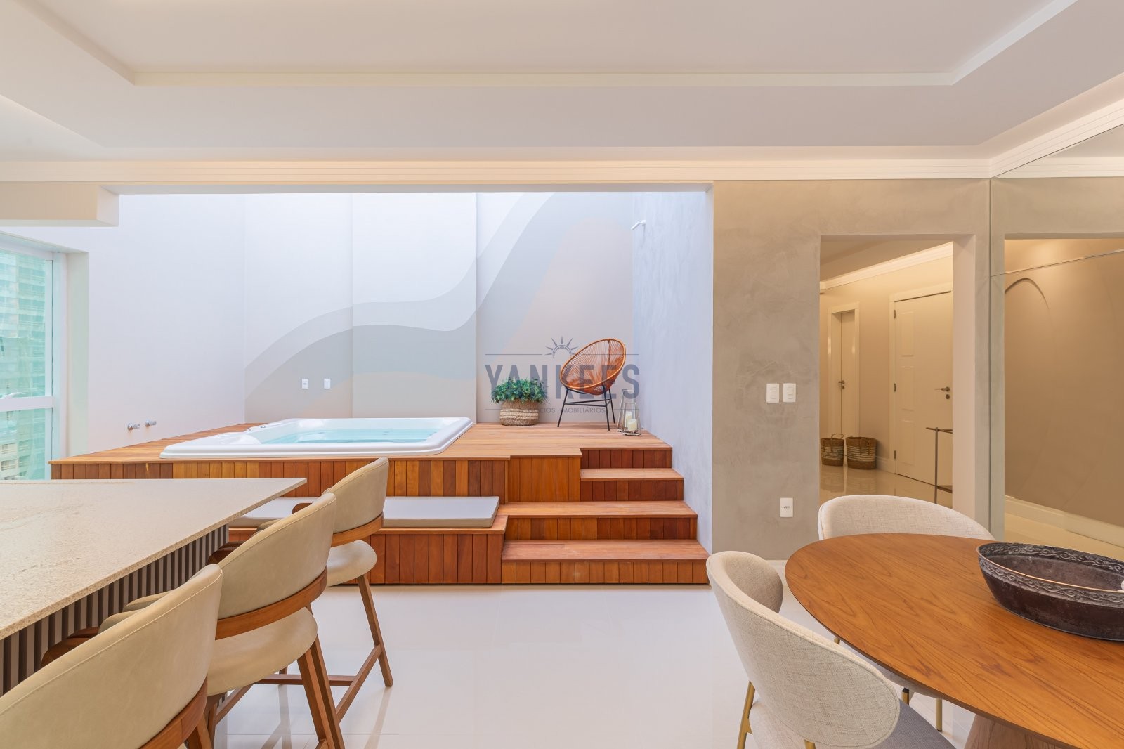 COBERTURA DUPLEX 4 SUITES EM ITAPEMA