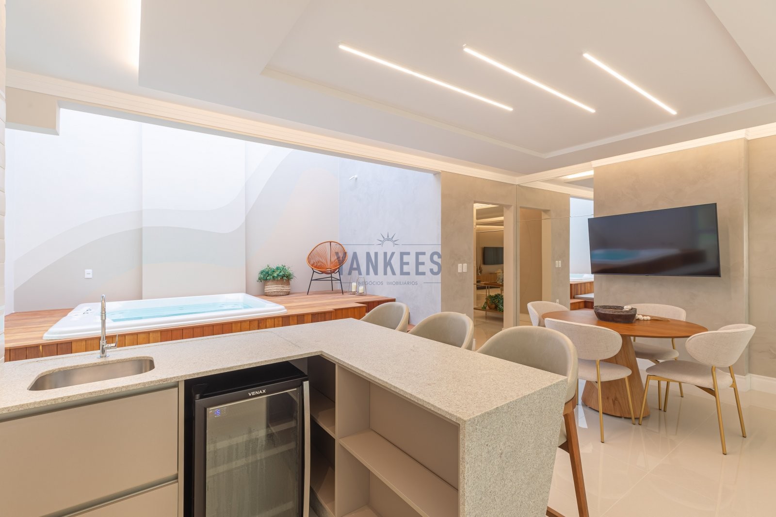 COBERTURA DUPLEX 4 SUITES EM ITAPEMA