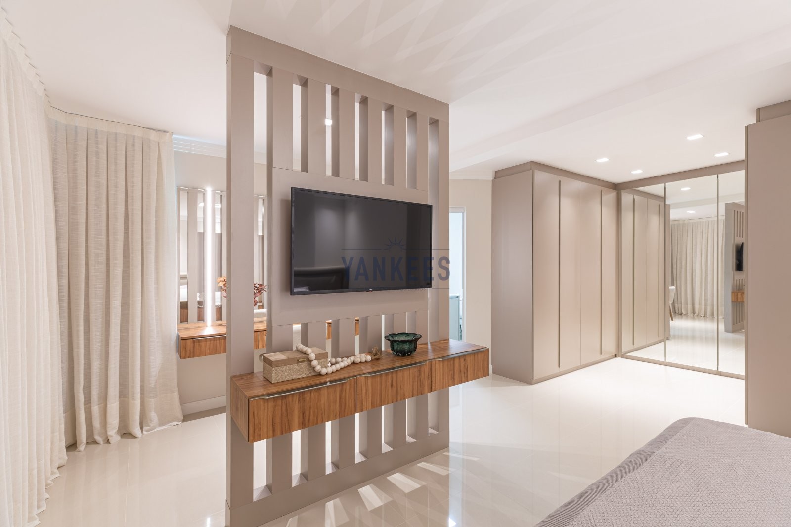 COBERTURA DUPLEX 4 SUITES EM ITAPEMA