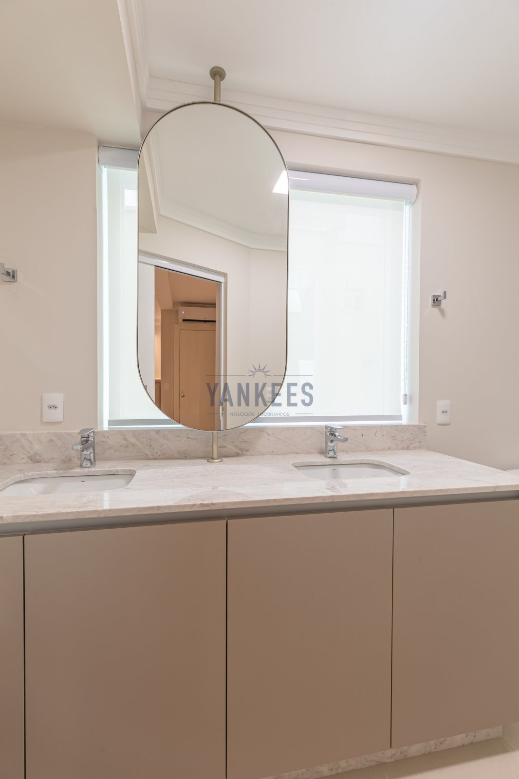 COBERTURA DUPLEX 4 SUITES EM ITAPEMA