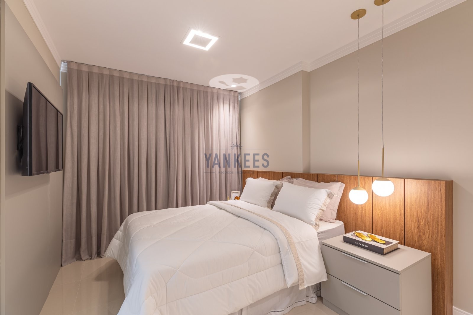 COBERTURA DUPLEX 4 SUITES EM ITAPEMA