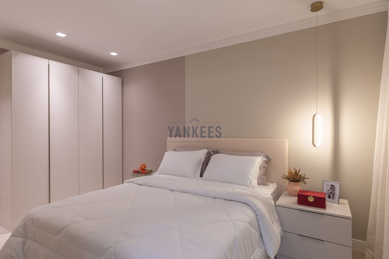 COBERTURA DUPLEX 4 SUITES EM ITAPEMA