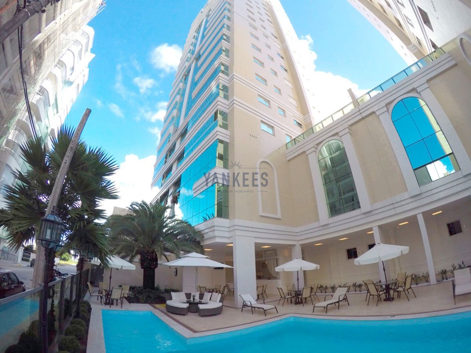 COBERTURA DUPLEX 4 SUITES EM ITAPEMA