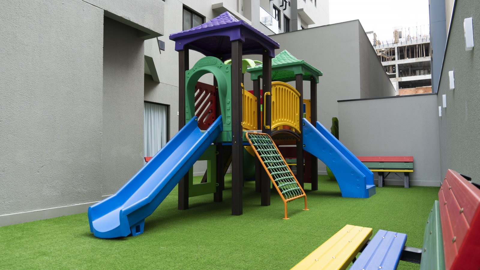 APARTAMENTO 2 DORMITRIOS SENDO 1 SUTE E 2 VAGAS