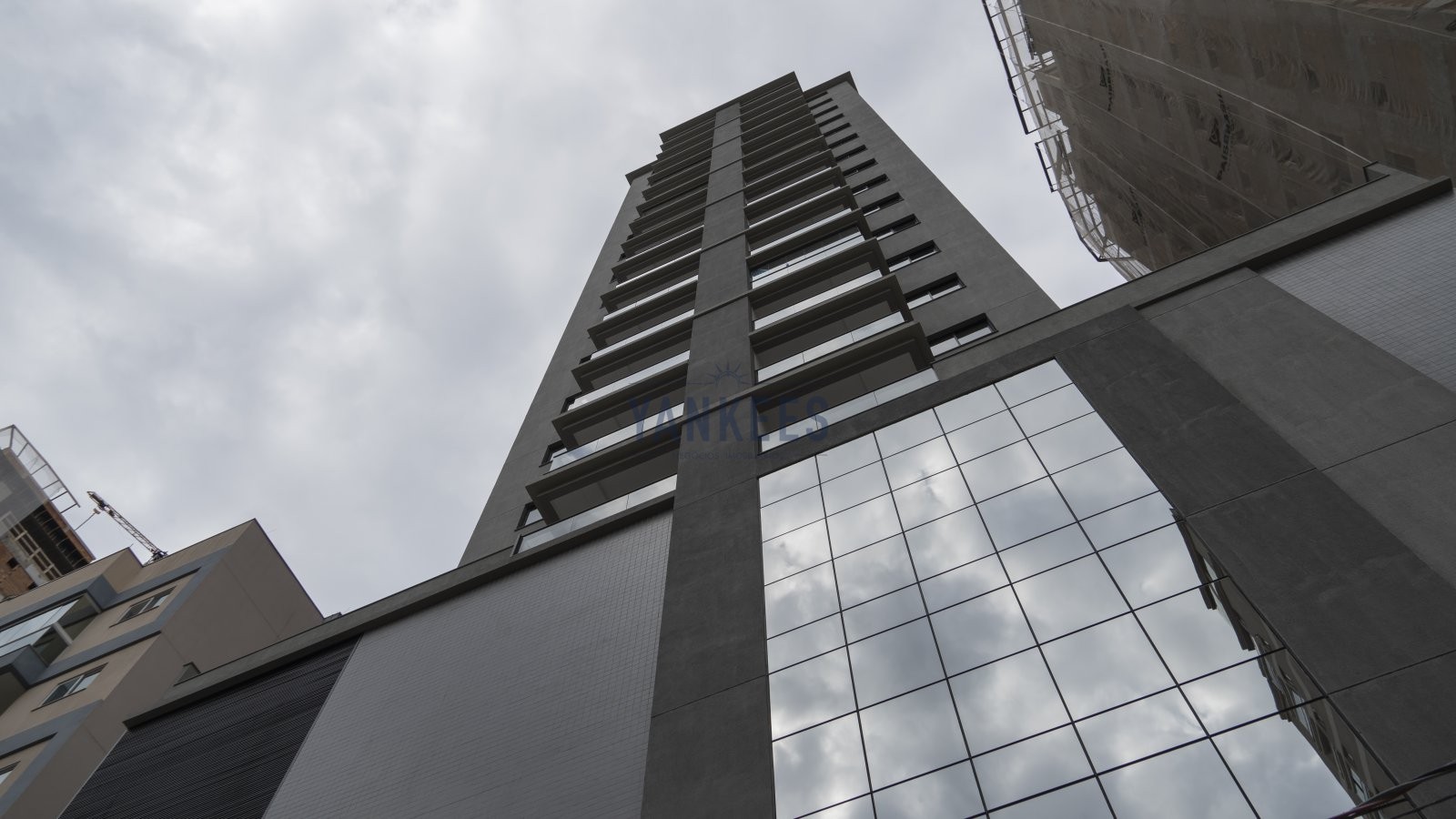APARTAMENTO 2 DORMITRIOS SENDO 1 SUTE E 2 VAGAS