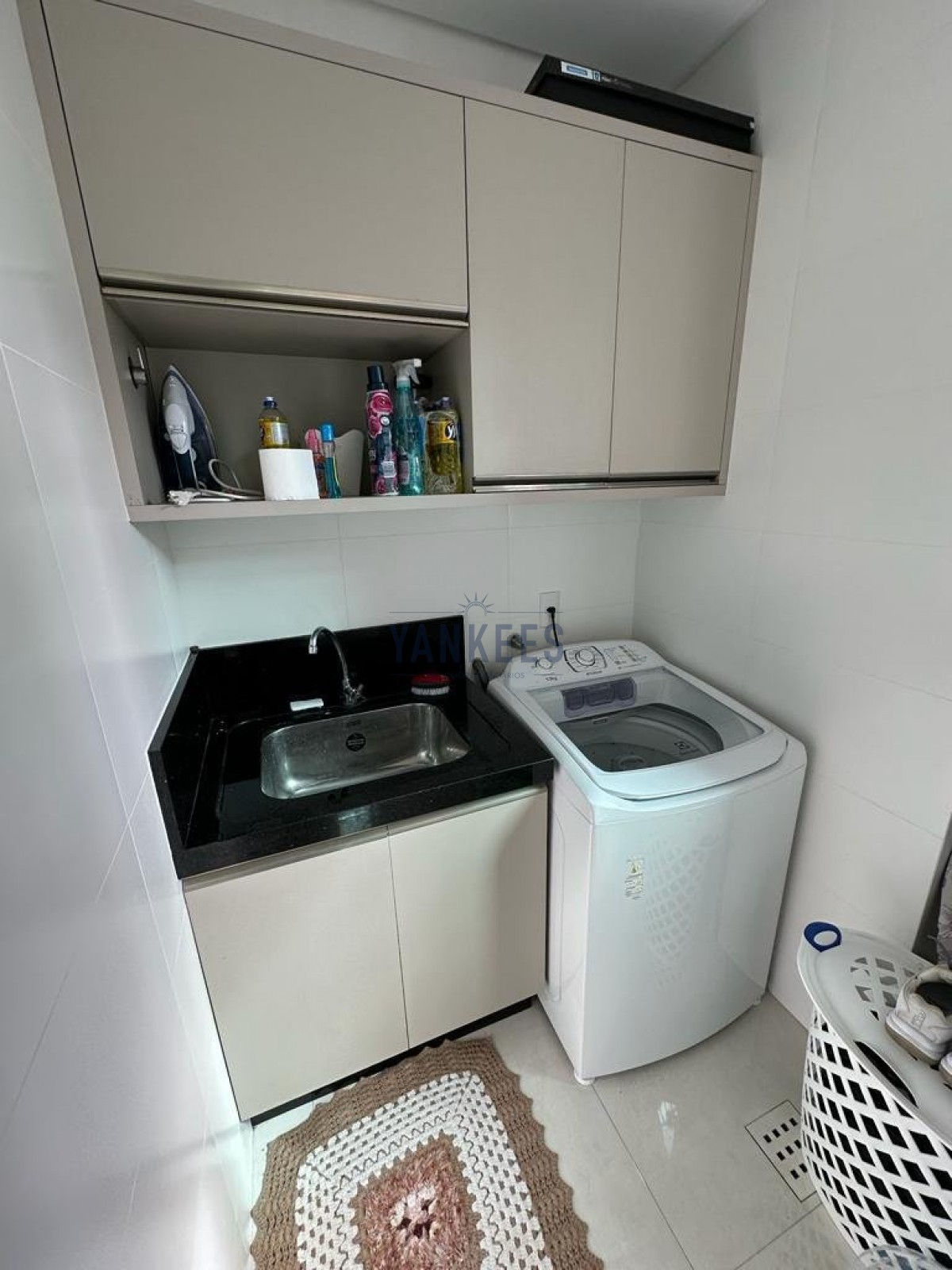 APARTAMENTO MOBILIADO 4 SUTES NA MEIA PRAIA