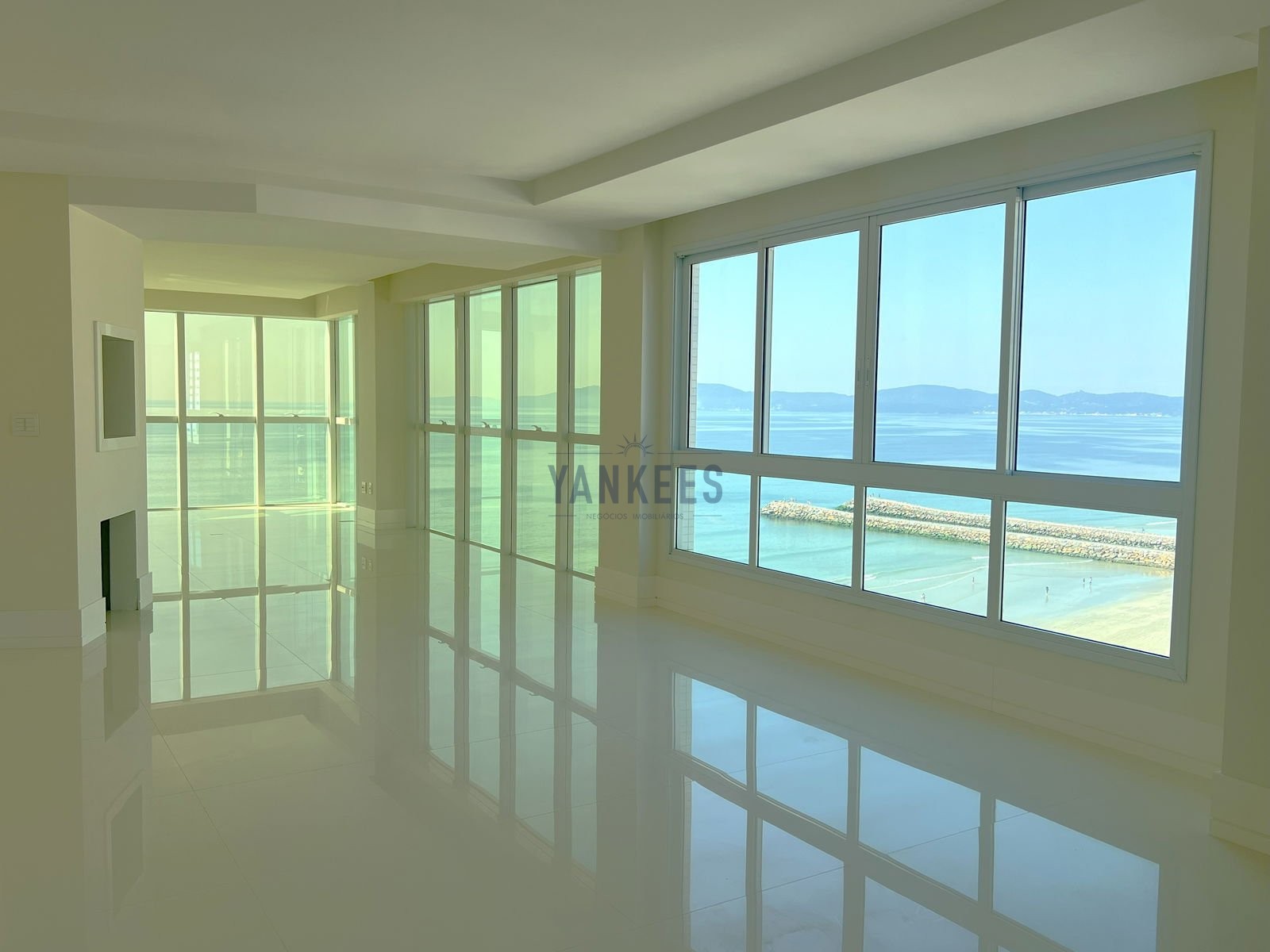 Riviera Del Sol Residence