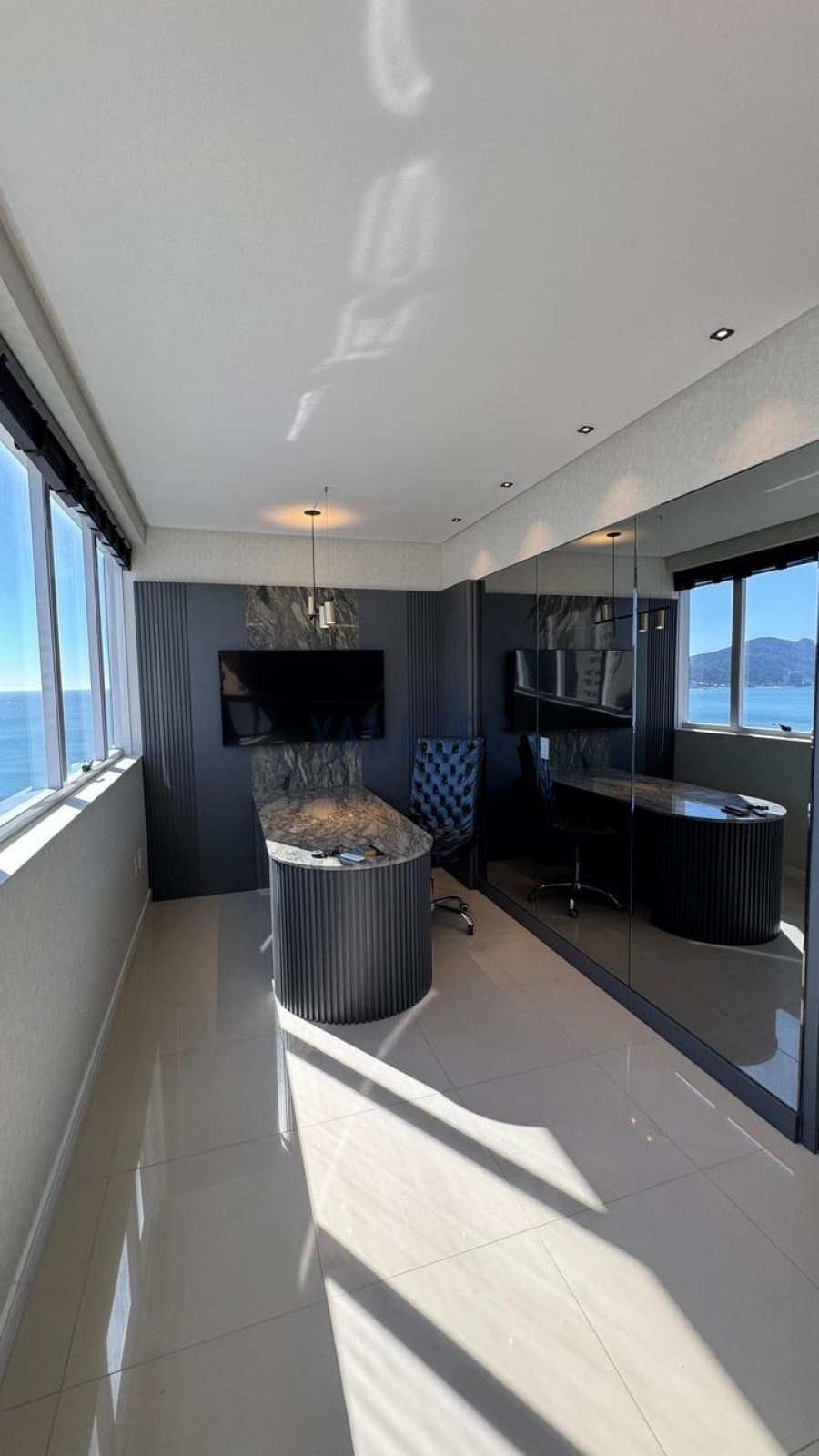 Platinum Executive sala 1203 