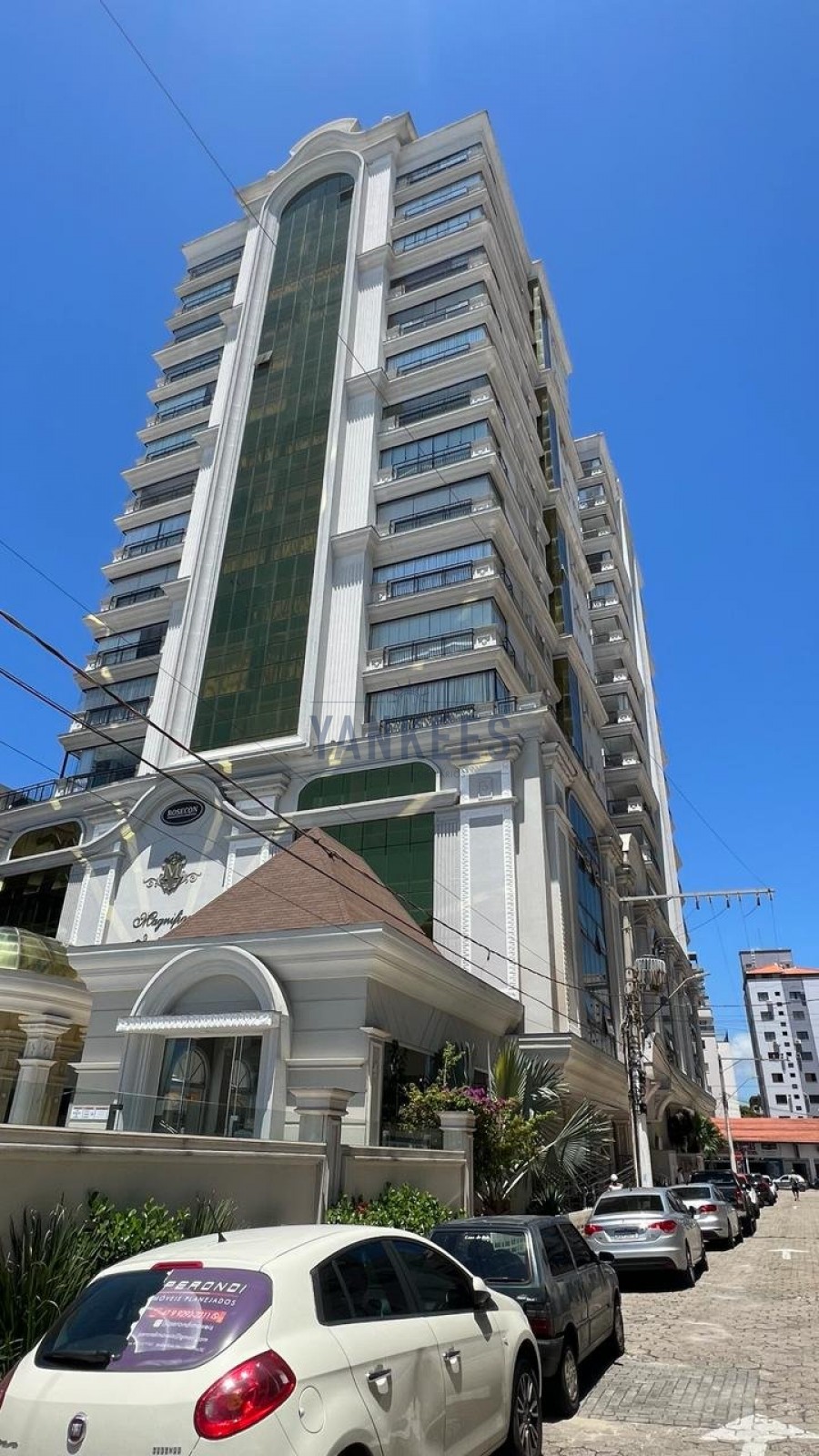 Magnifique Imperiale - 1202 B