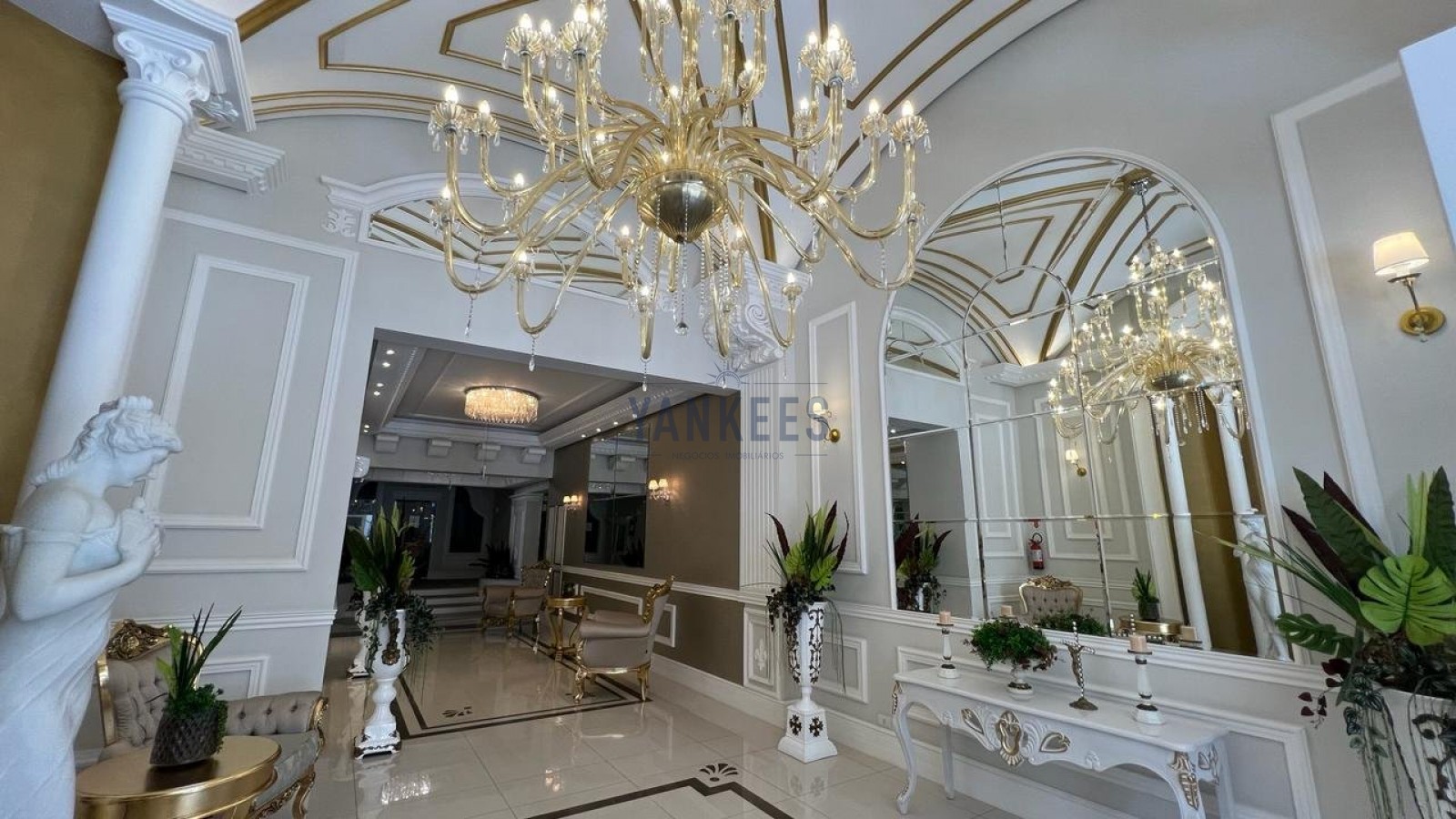 Magnifique Imperiale - 1202 B