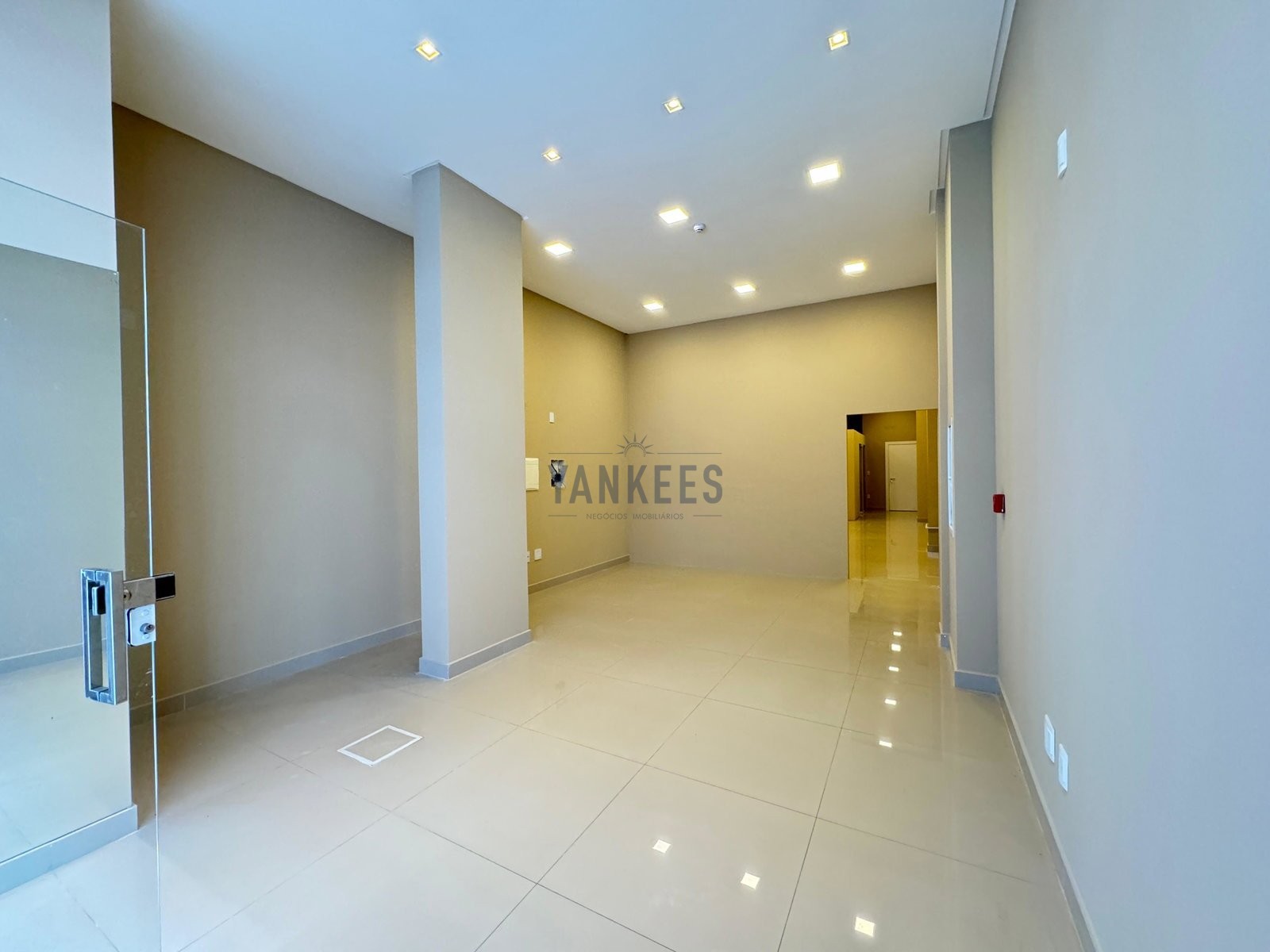 Sala Comercial - Rua 244