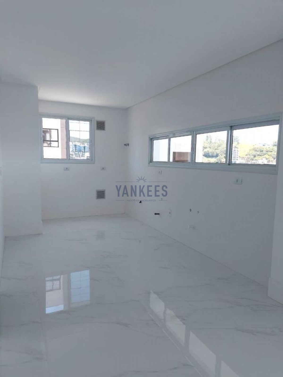 Residencial Belvedere - 402 frente mar