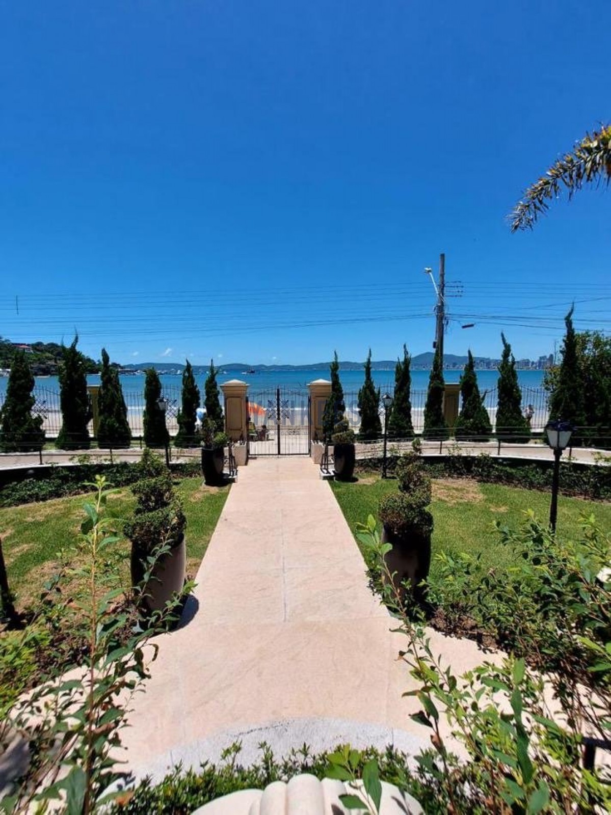 Residencial Belvedere - 402 frente mar