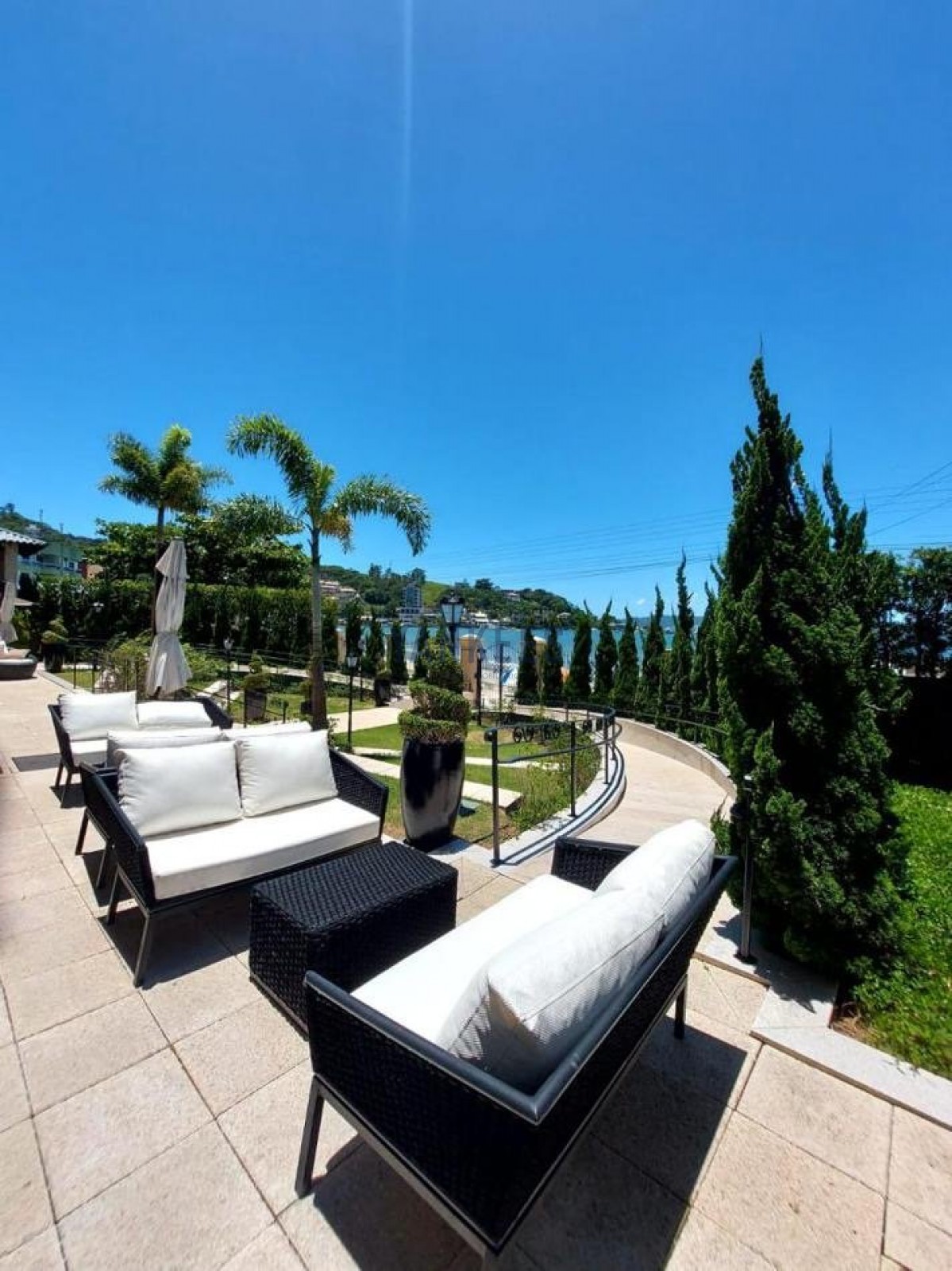 Residencial Belvedere - 402 frente mar