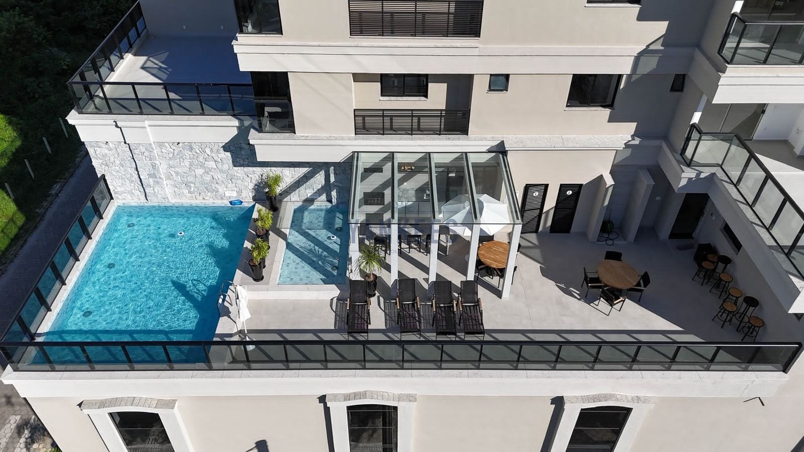 Riverside Residence