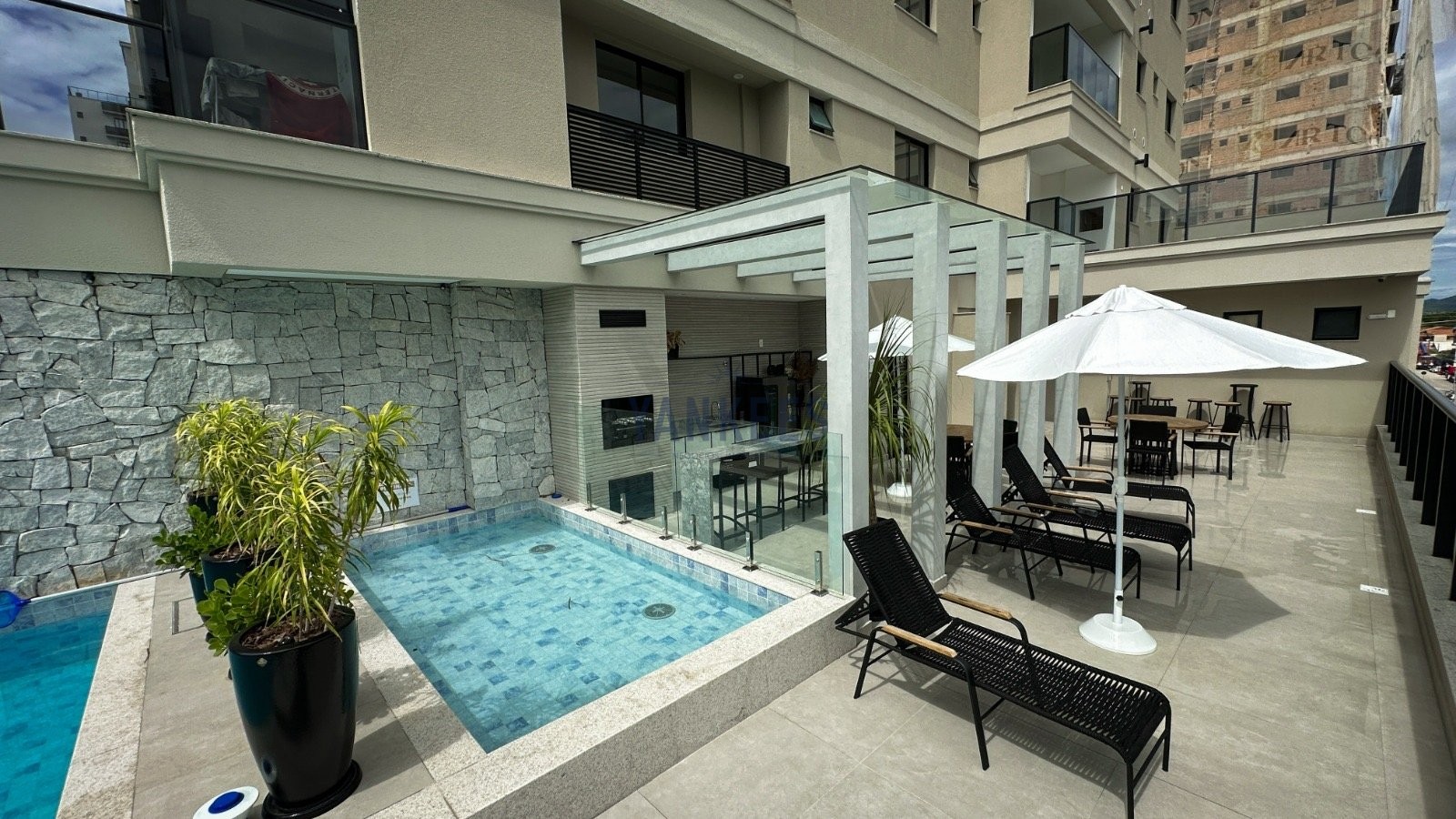 Riverside Residence